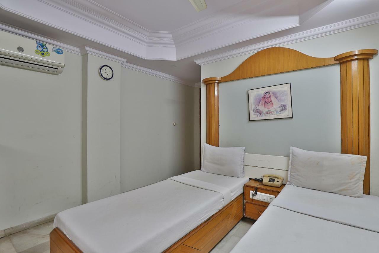 Spot On Hotel Decent Ānand Extérieur photo